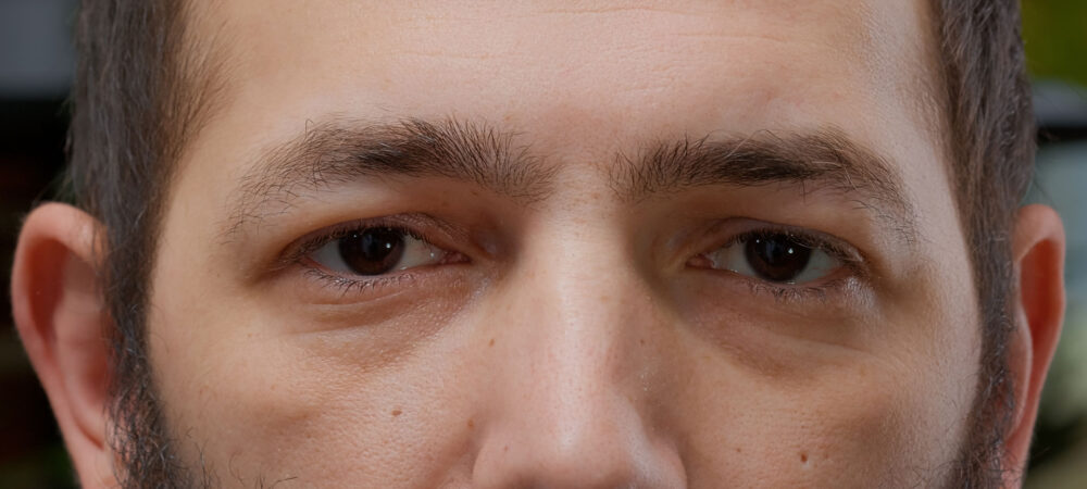 Cómo cuidar el contorno de ojos para hombres